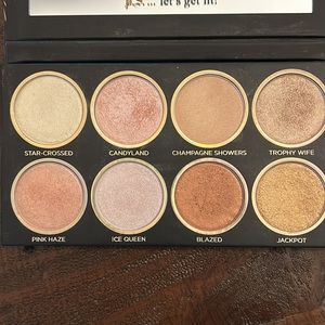 Private Society Glow Getter - 8 Platinum Primer Infused Highlighters